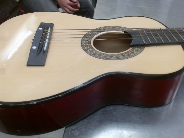 Guitare acoustique pour enfant
