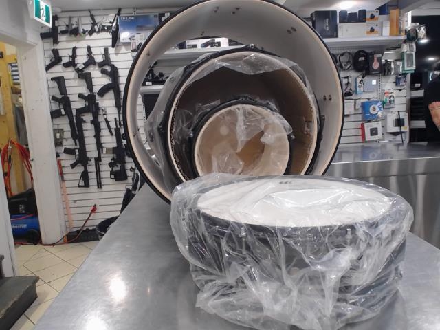 Drum 5 pcs dans la boite comme neuf
