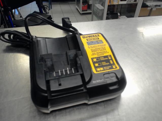 Cfhargeur dewalt