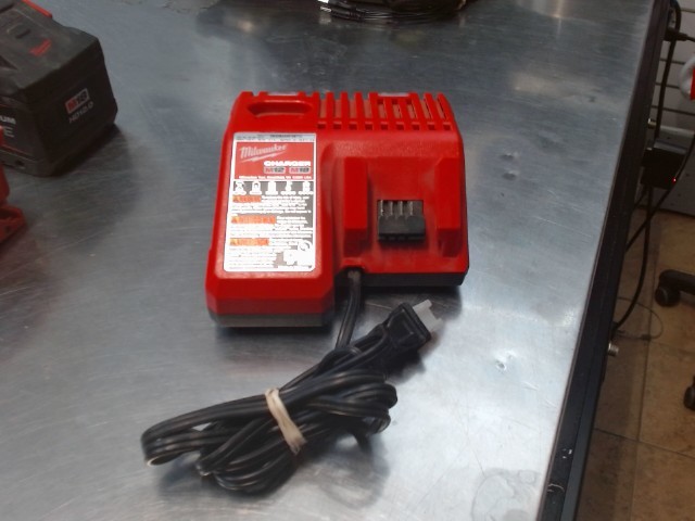 Chargeur m12 m18 a fil