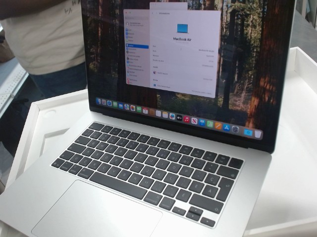 Macbook air in box 512gb pw4540
