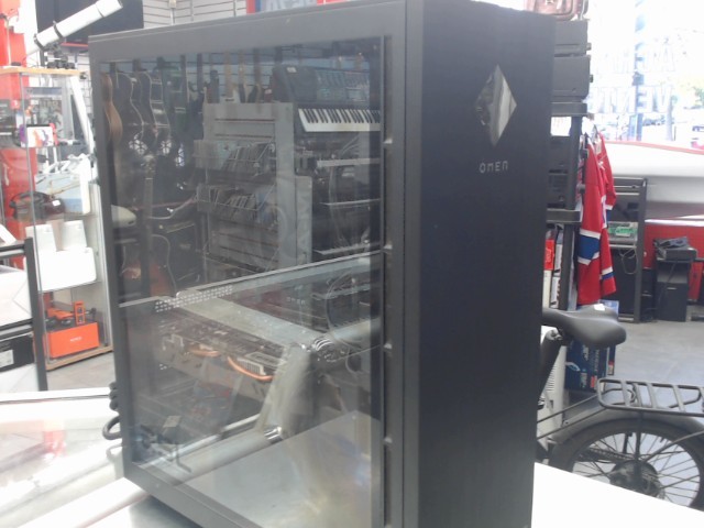 Tour 32gb ram / amd radeon rx590  /3.6tb