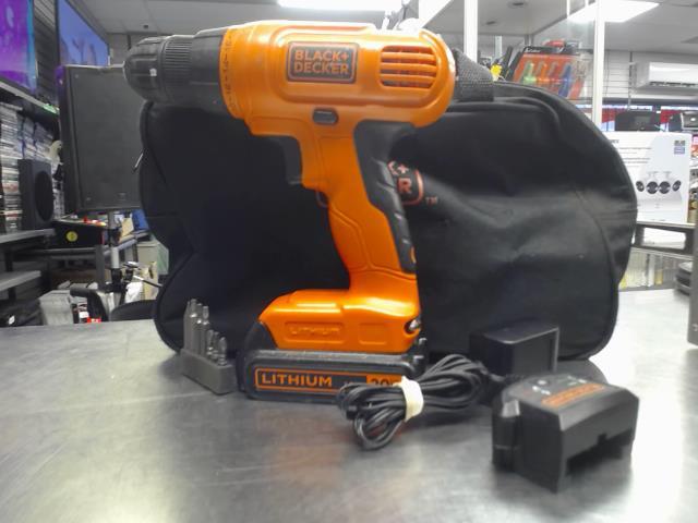 Drill + batterie +outils divers dans sac