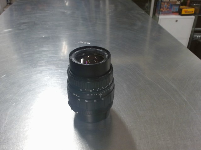 28-70 zoom lens 1:2.8   diam.55
