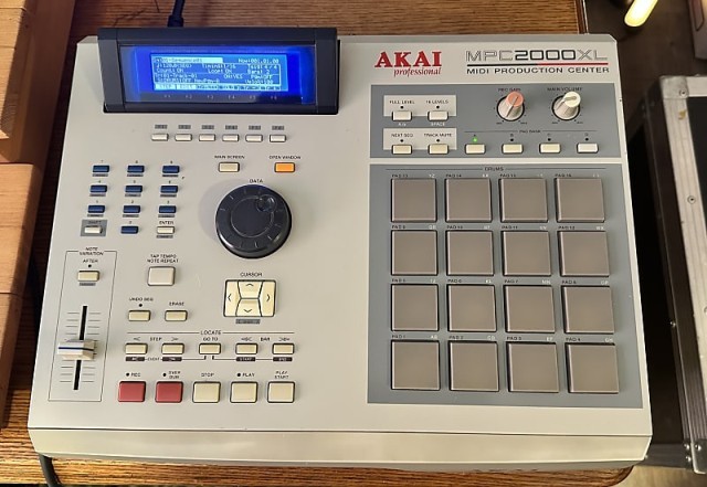 Akai pad standalone production center