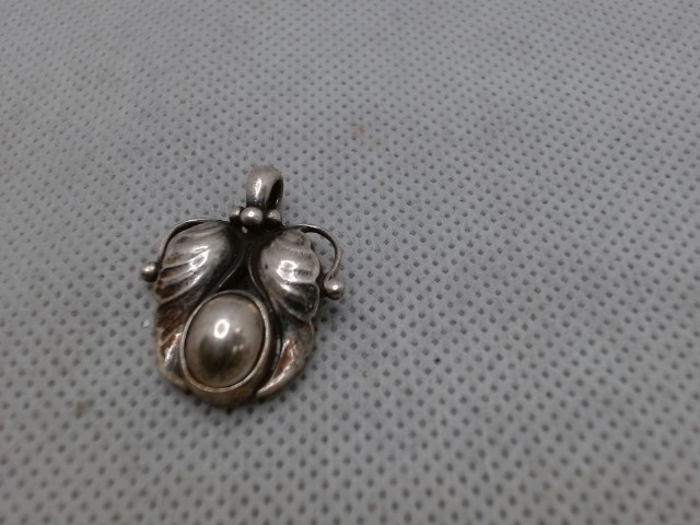 Pendentif special