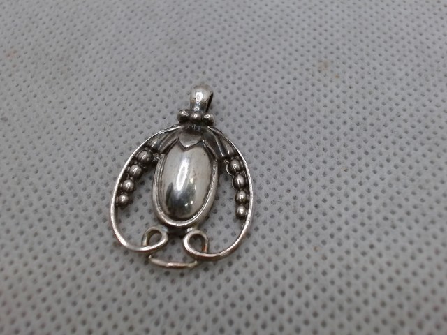 Pendentif special