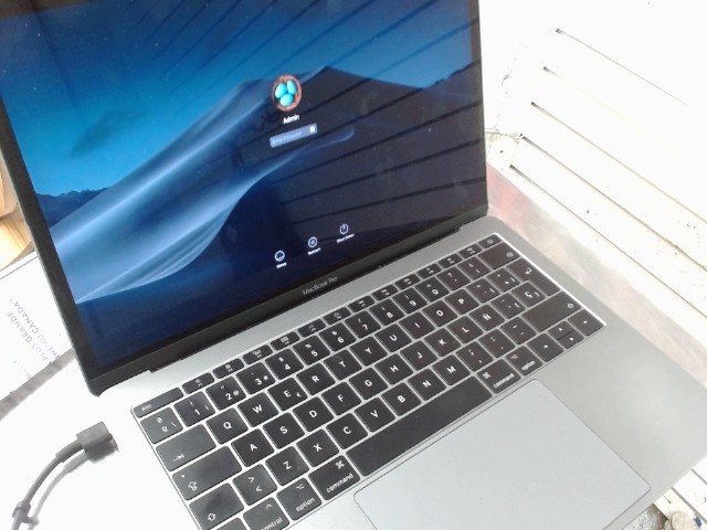 Macbook pro 2017/i5/8gb ram/128gb ssd