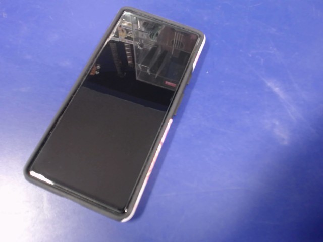 Cellulaire 128gb avec etui et protecteur