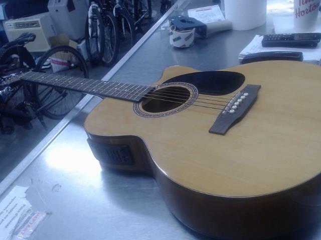 Guit electro acoustique no case
