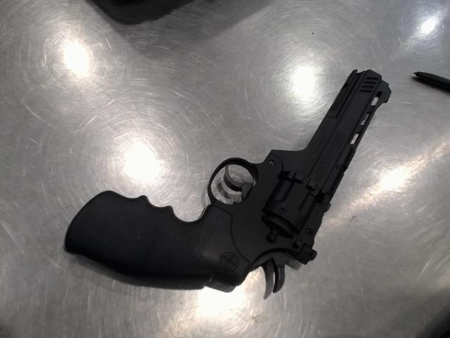 Gun a plomb