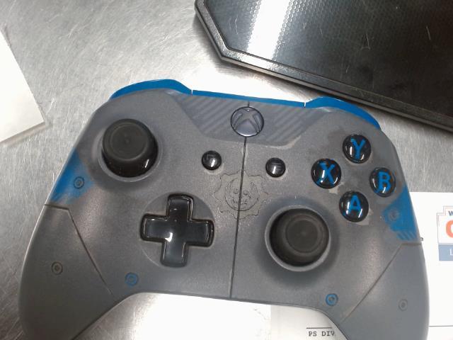 Manttee blue/silver xbox one used
