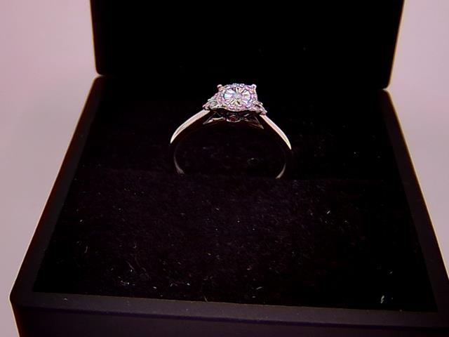 BAGUE EN OR 10KT AVEC DIAMANTS