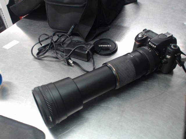 Appareil photo nikon d80 avec lentille