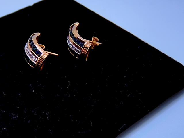 BOUCLES D OREILLES EN OR 10KT AVEC DIAMA