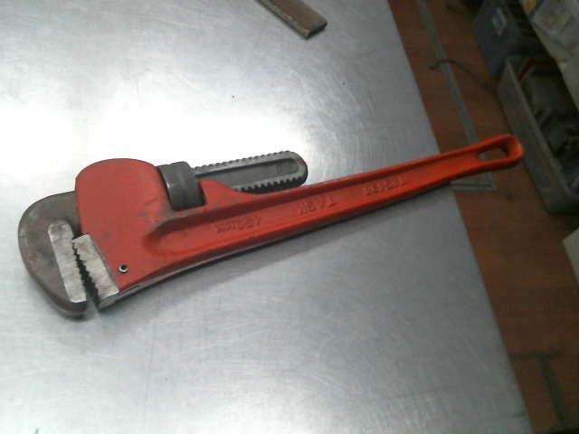 Pipe wrench 18 pouces