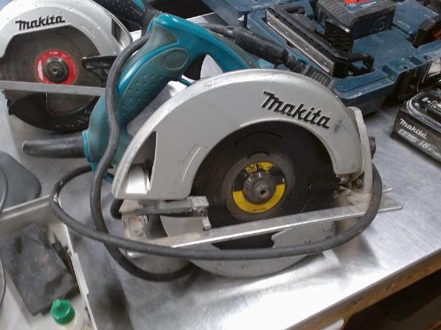 Scie a makita electric