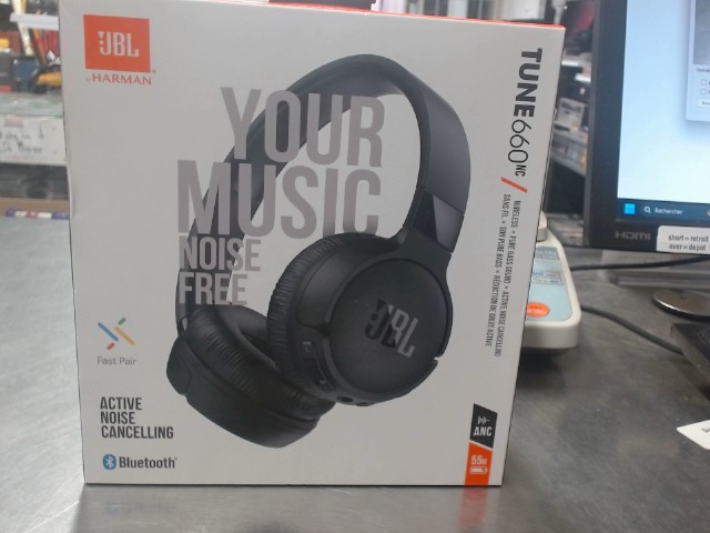Jbl tune 660nc new in box