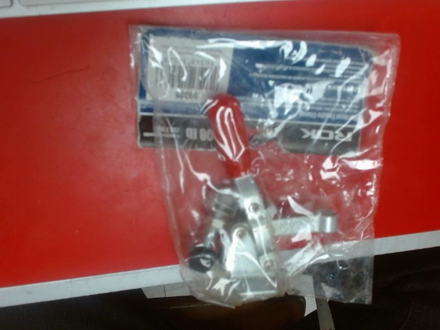 Vertical toggle clamp