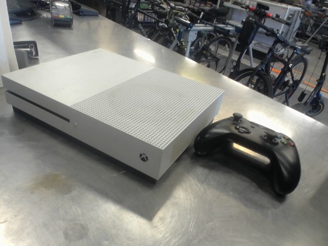 Console xbox one s +  manette + fils