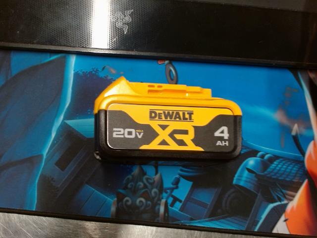 Battery dewalt 20v max 4ah like new