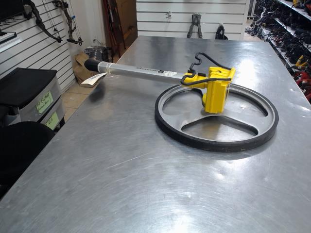 Tape electrique jaune en roue
