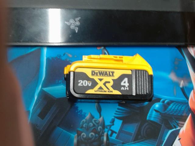 Battery dewalt 20vmax 4ah like new