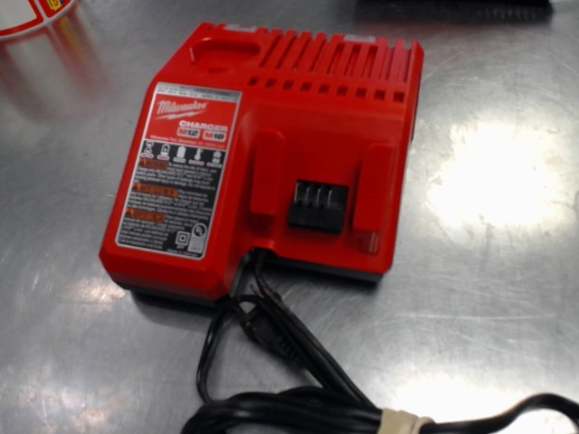 Chargeur milwaukee
