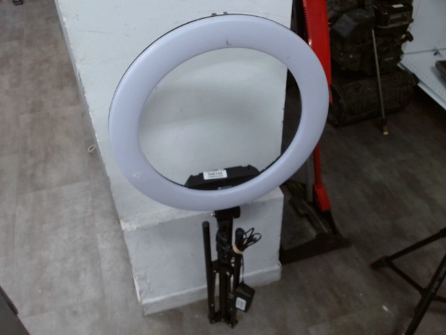 18'' ring light avec tripod