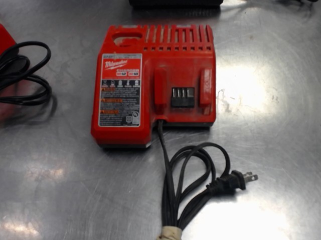 Chargeur milwaukee