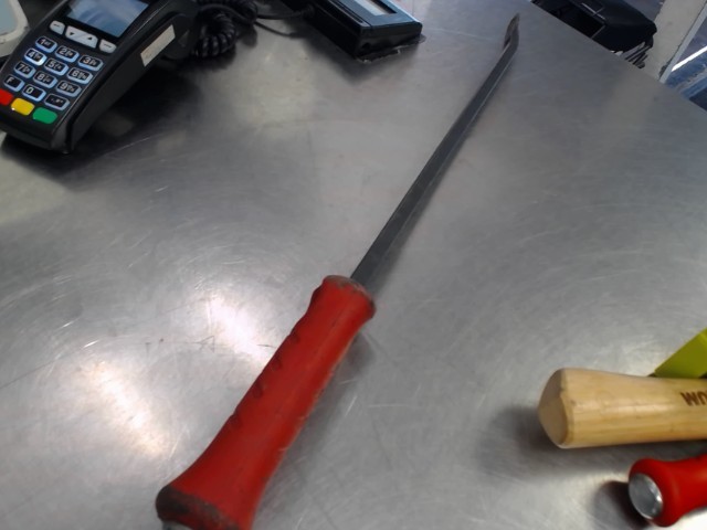 Pry bar snap-on