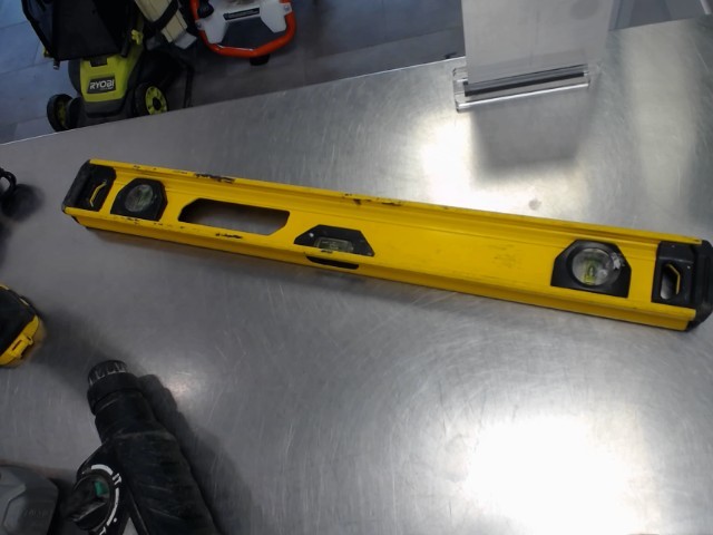 Niveau dewalt 24 pouces