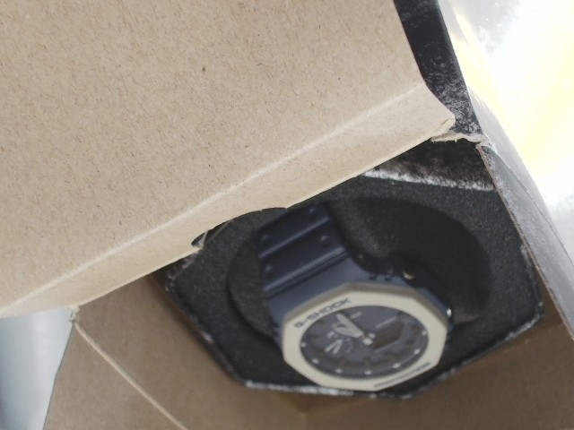 Montre homme dans la boite