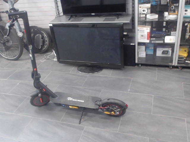 Scooter electrique avec chargeur