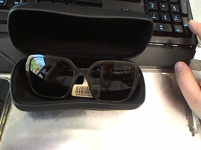 Lunette chanel avec etuit