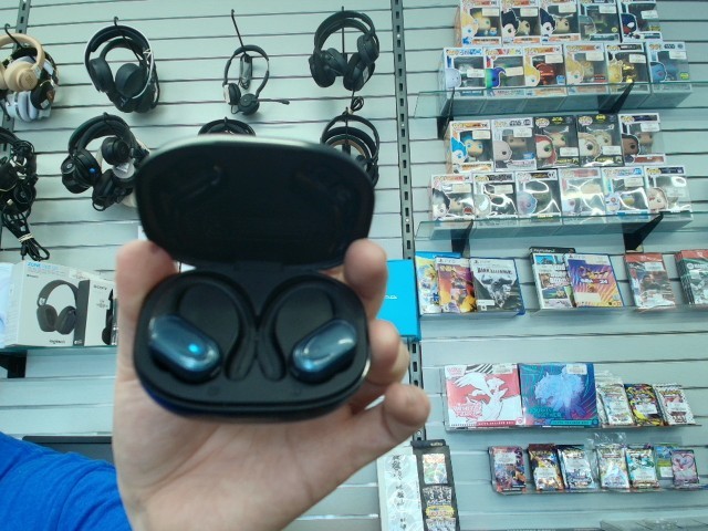 No name earbuds
