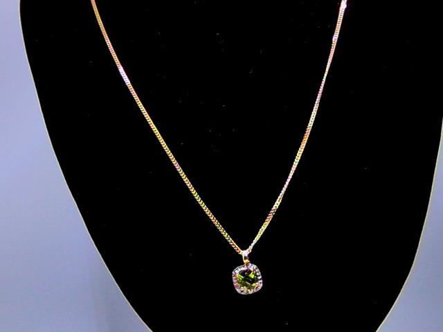 CHAINE EN OR 10KT AVEC PENDENTIF