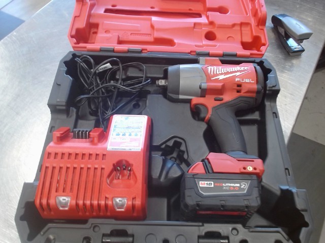 Wrench 1/2 + batt 5ah + chg