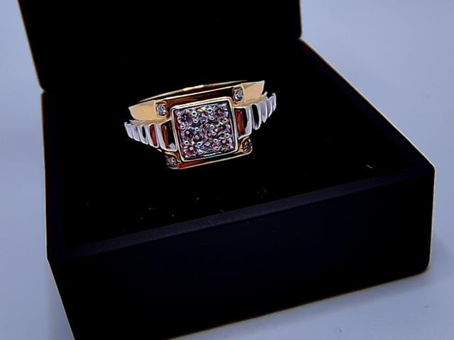 BAGUE EN OR 10KT AVEC DIAMANTS