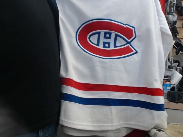 Chandail des canadian carrey price