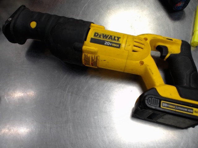 Sawzall dewalt avec batterie