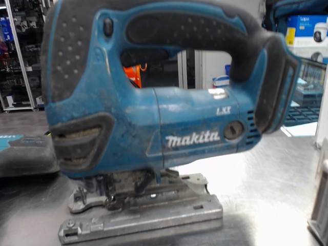 Scie sauteuse makita