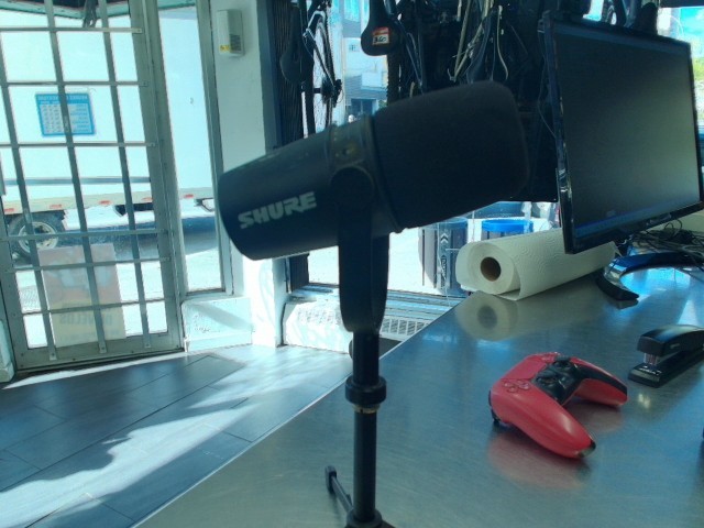 Shure xlr microphone