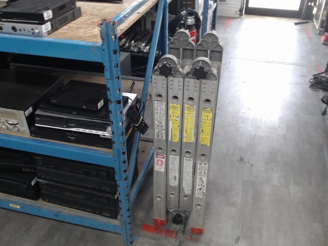 Echelle/escabeau aluminium 12pied