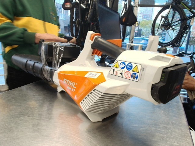 Souffleuse avec chargeur et batterie