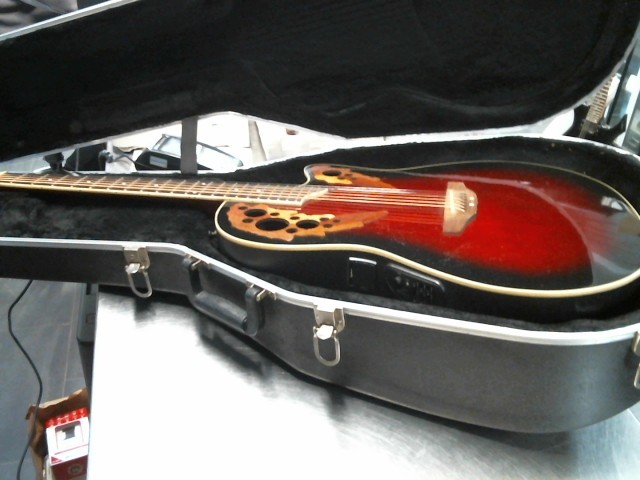 Guitar ovation dans hard case ovation