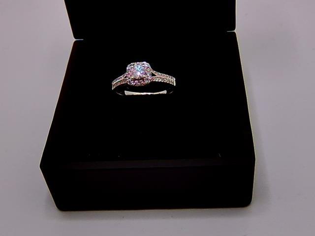 BAGUE EN OR 14KT AVEC DIAMANTS