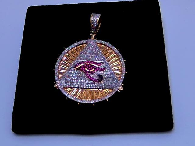 BRELOQUE EN  OR 10KT AVEC DIAMANTS 