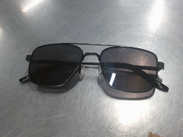 Sunglasses black basic aviator design
