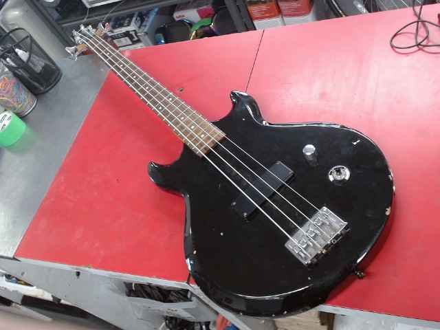 Guitare bass